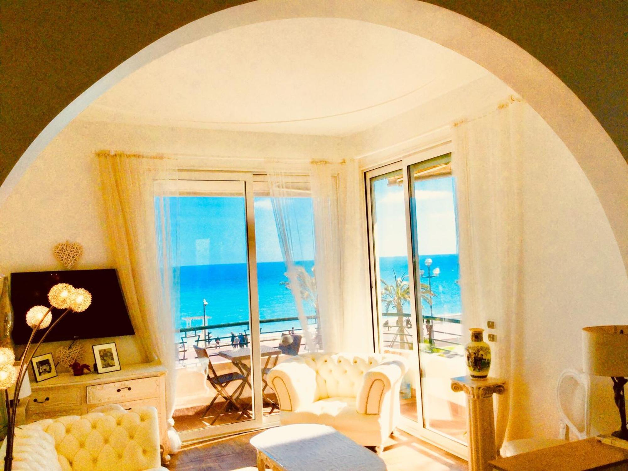 Endless Stunning Mediterranean Sea Views Promenade Des Anglais Nizza Kültér fotó